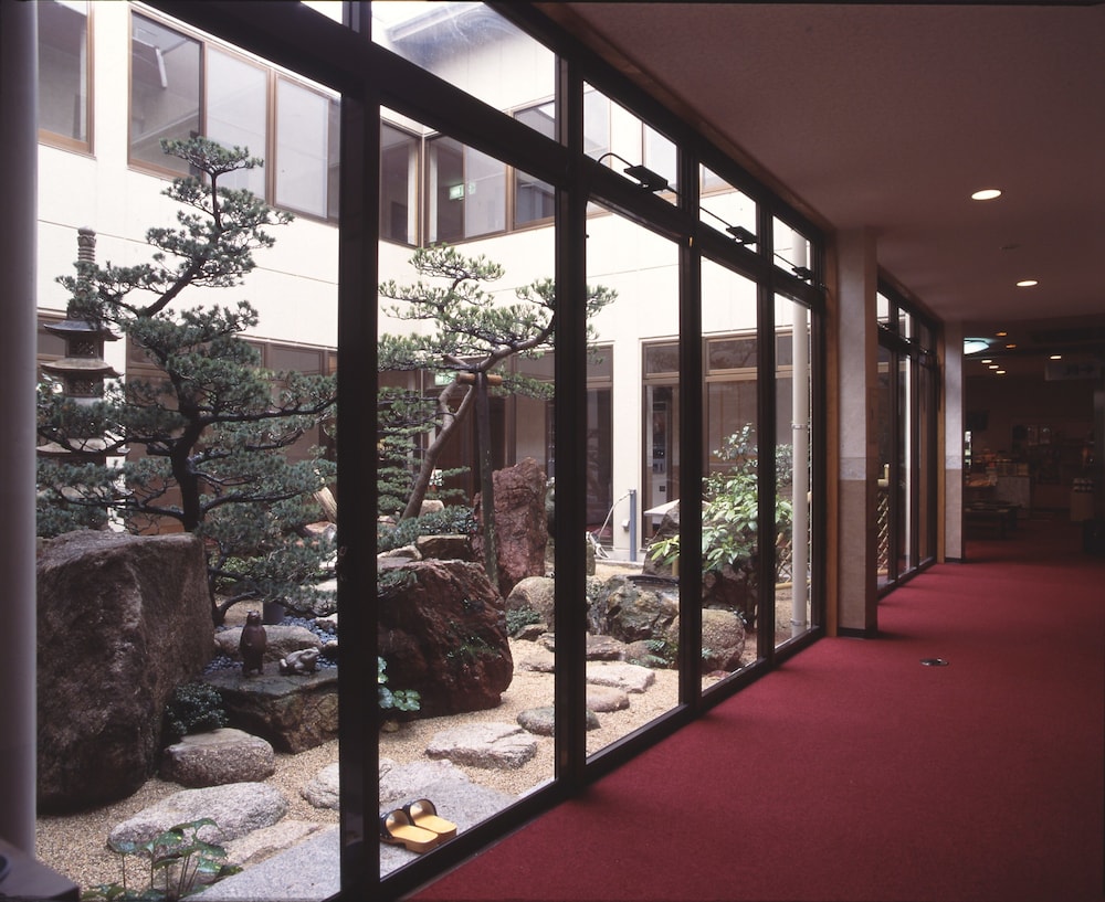 Yamani Ryokan 4/16