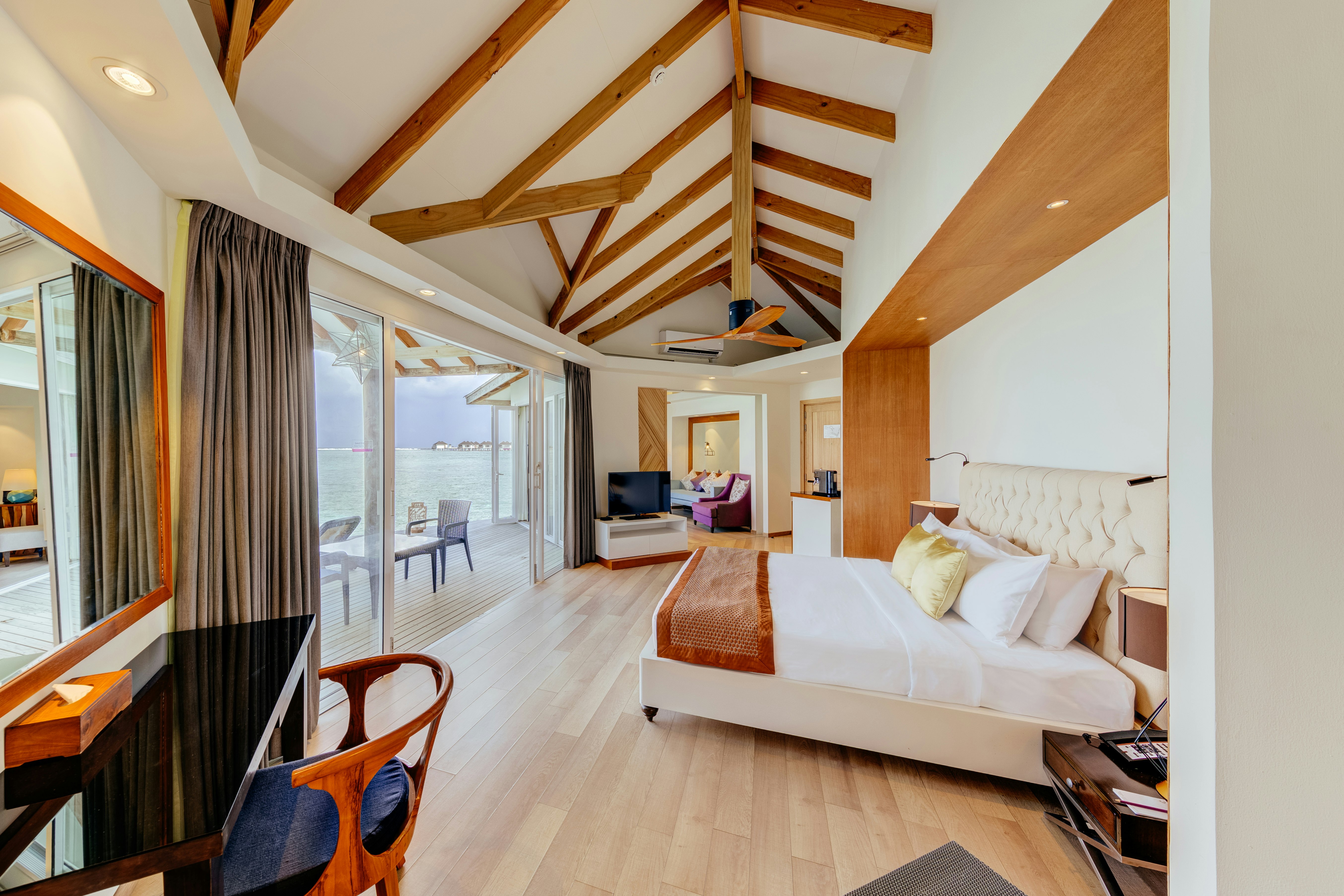 Overwater, Suite
