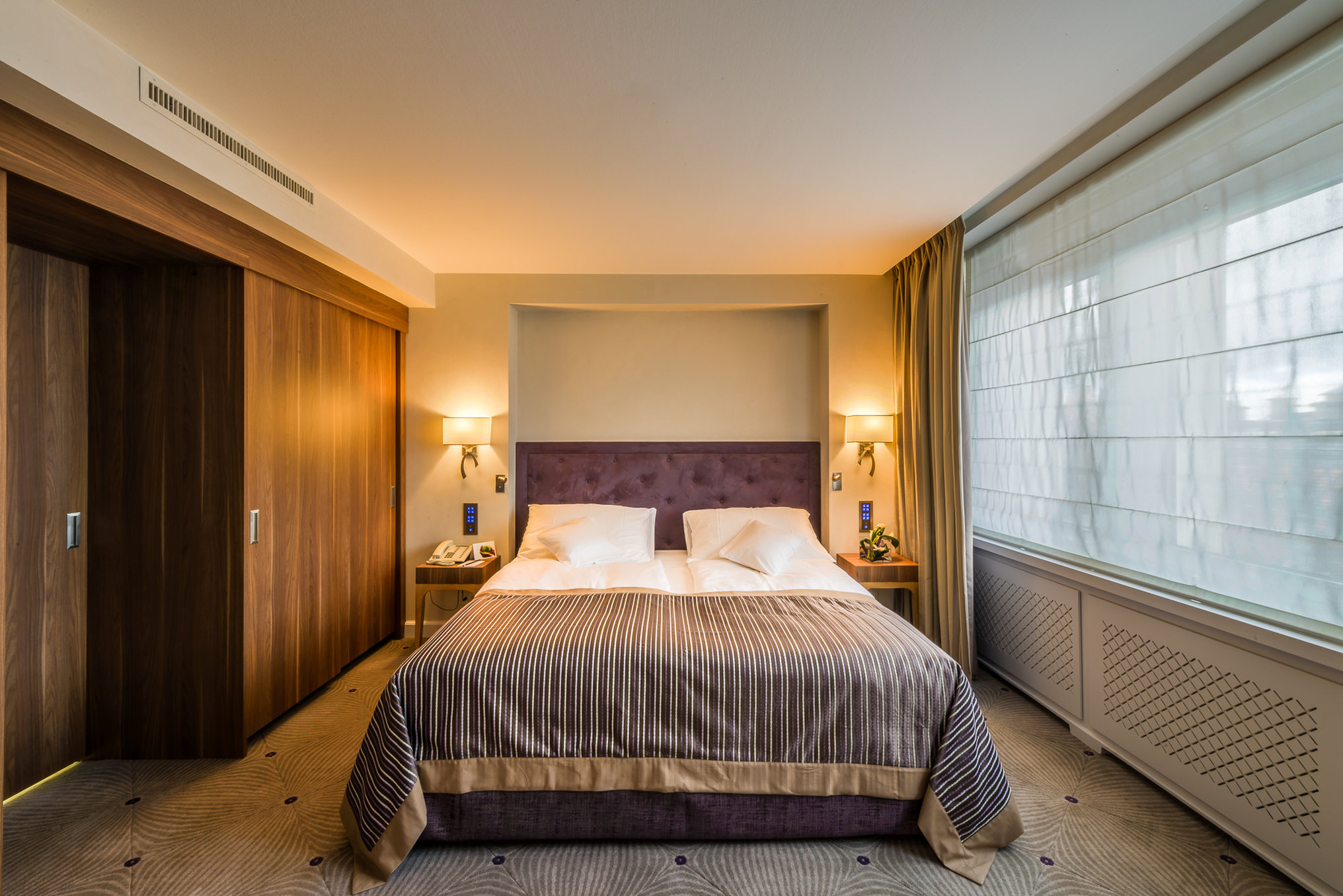 City, Suite, Corner