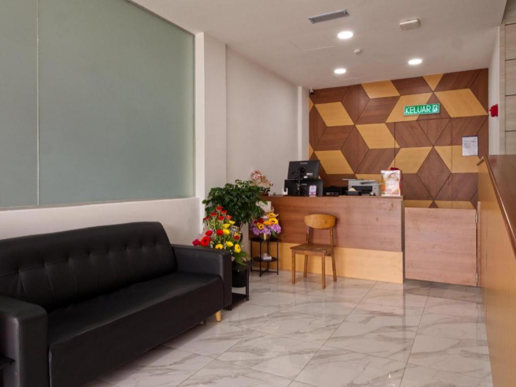 Weiss Hotels Kepong Baru 30/35