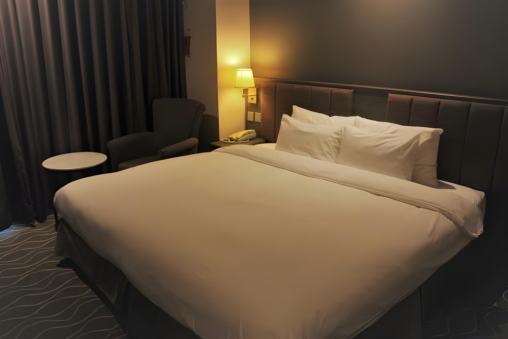 Hollywood, Double Bed