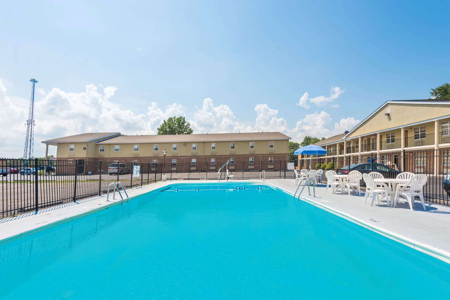 Days Inn By Wyndham Amherst 10/11