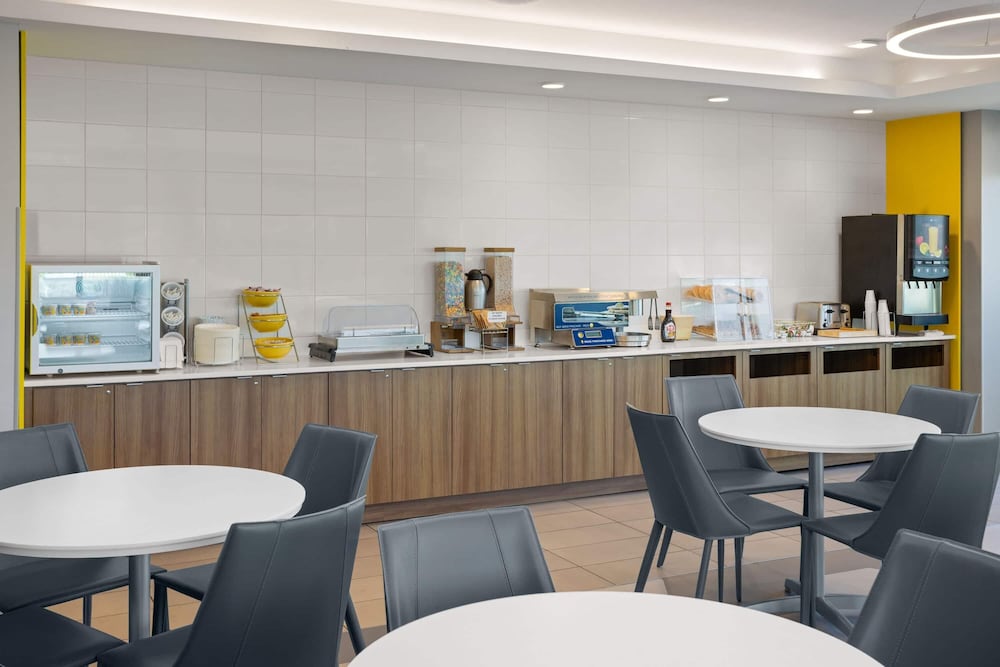 Microtel Inn and Suites by Wyndham Rehoboth Beach 42/62