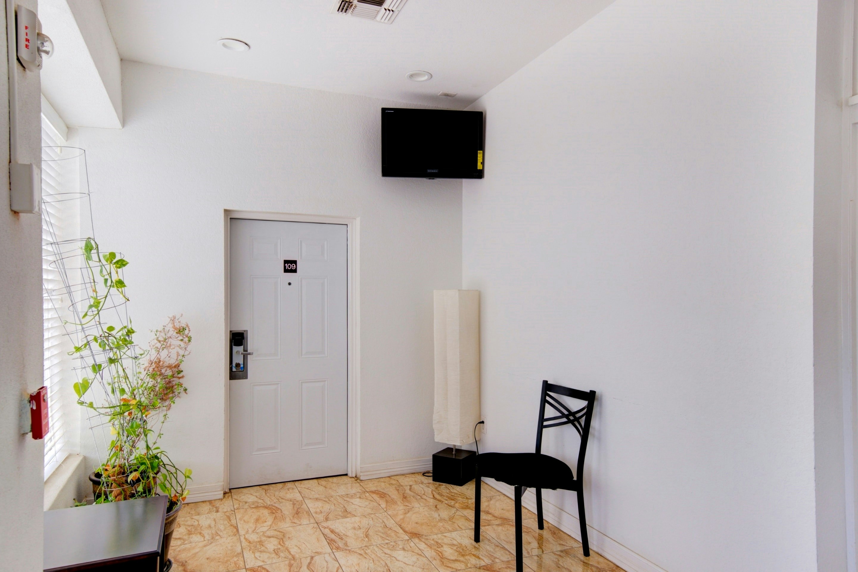 Hotel O Dilley Main St TX 27/42