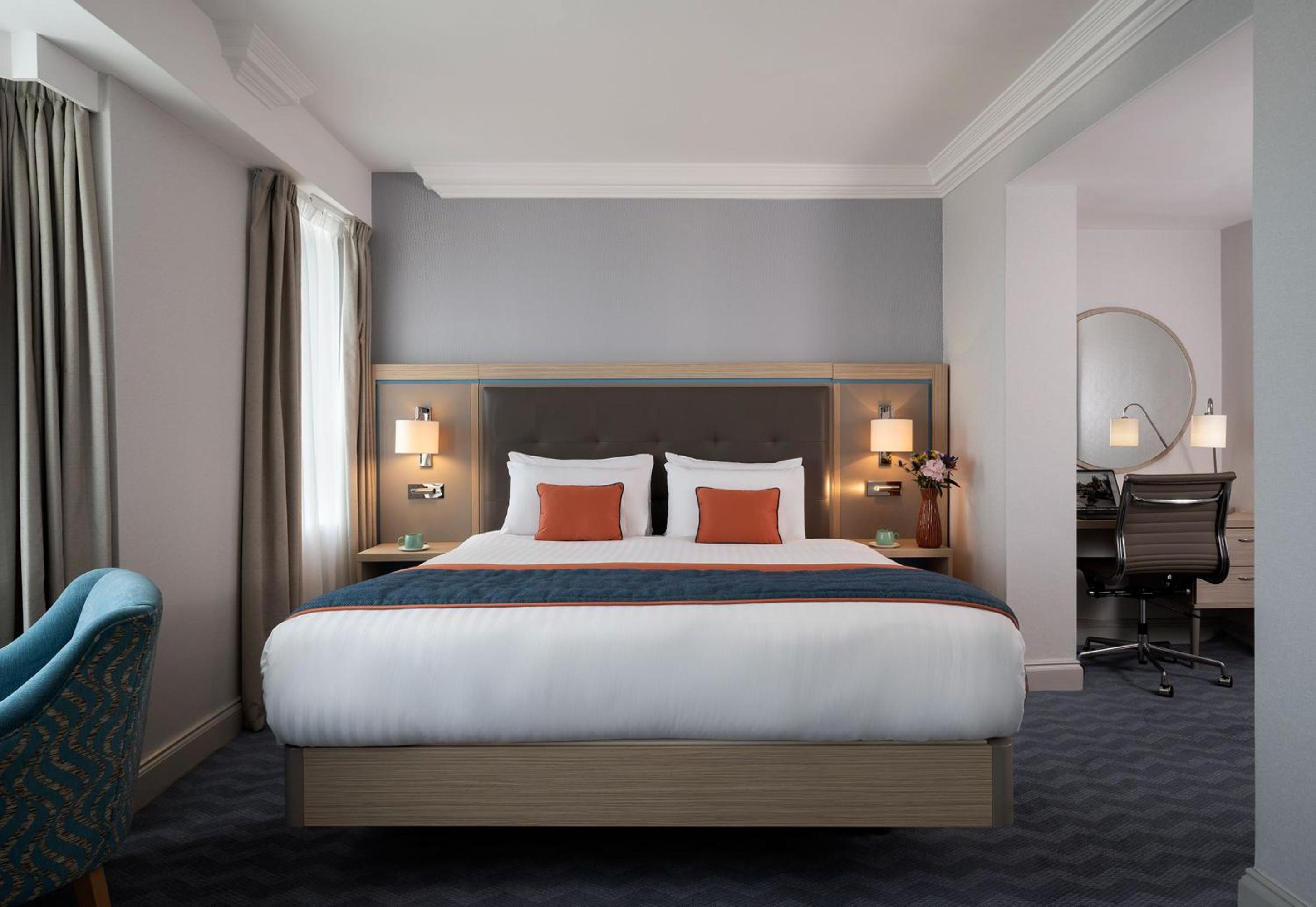 Suite, Double or Twin Bed, Sea View