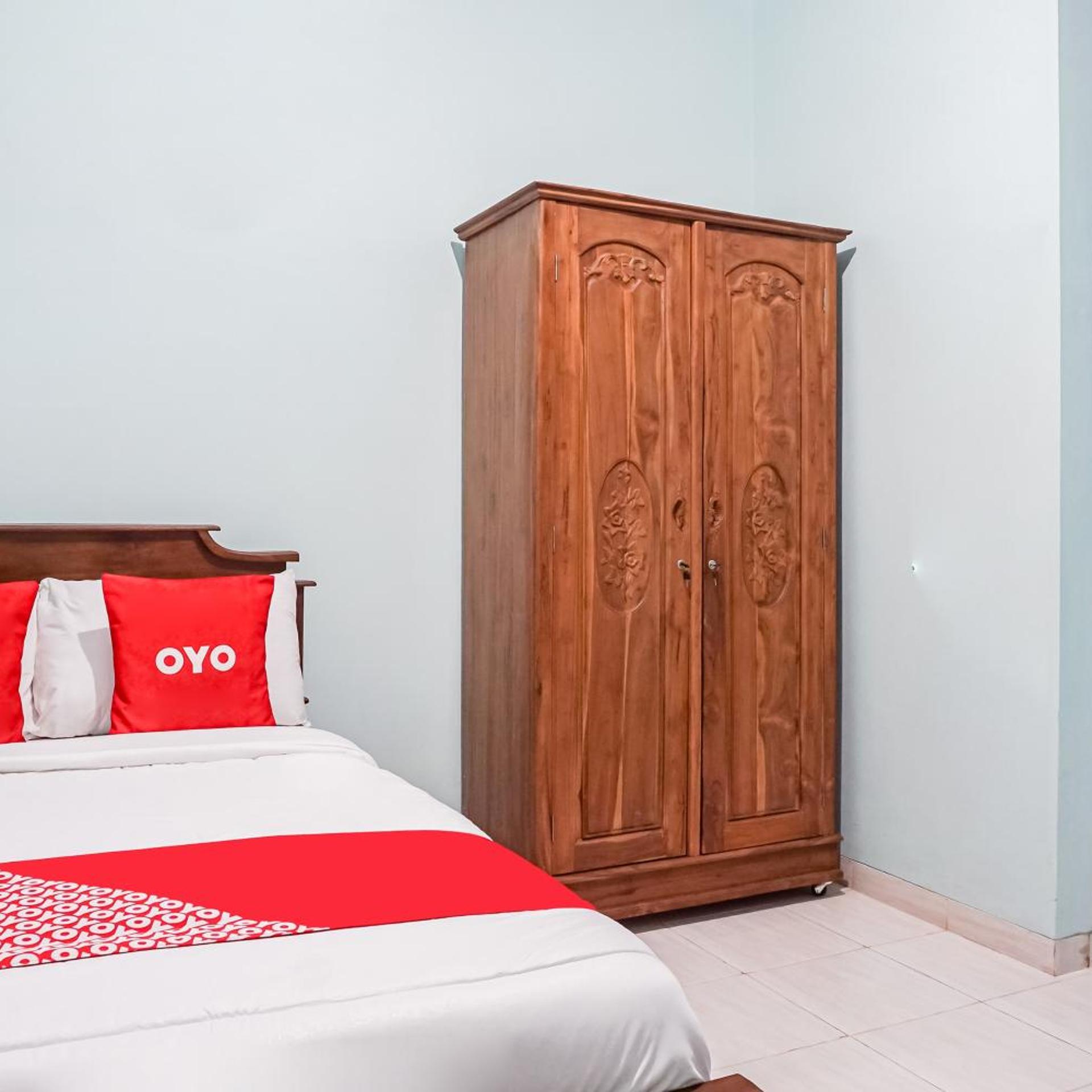 Hotel O Guest House Riharti Syariah 18/43