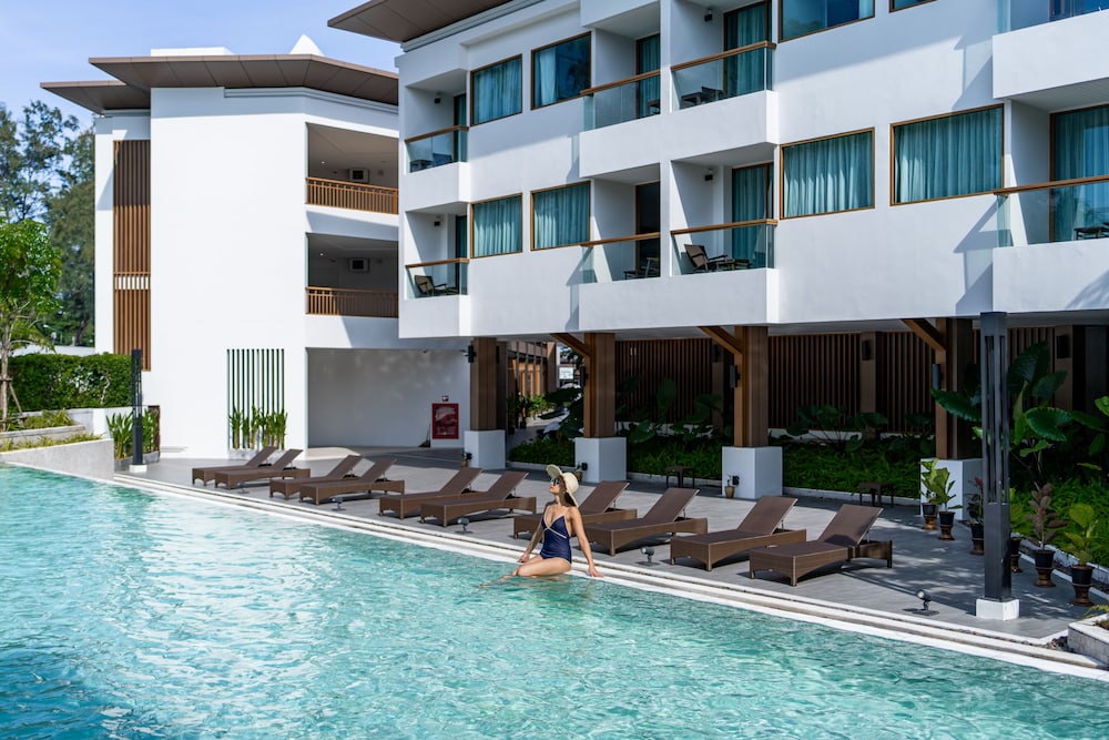 Bella Nara Phuket Naiyang Beach in Sa Khu