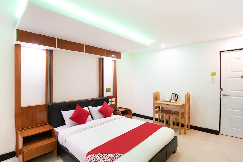 OYO 195 Ranchotel Binan 7/17