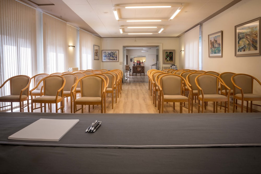 Hotel Pirineos Figueres 42/48