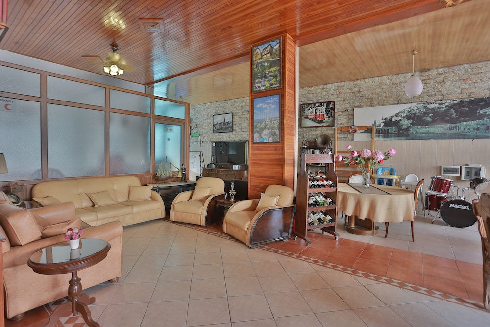 Gallion Hotel 59/73