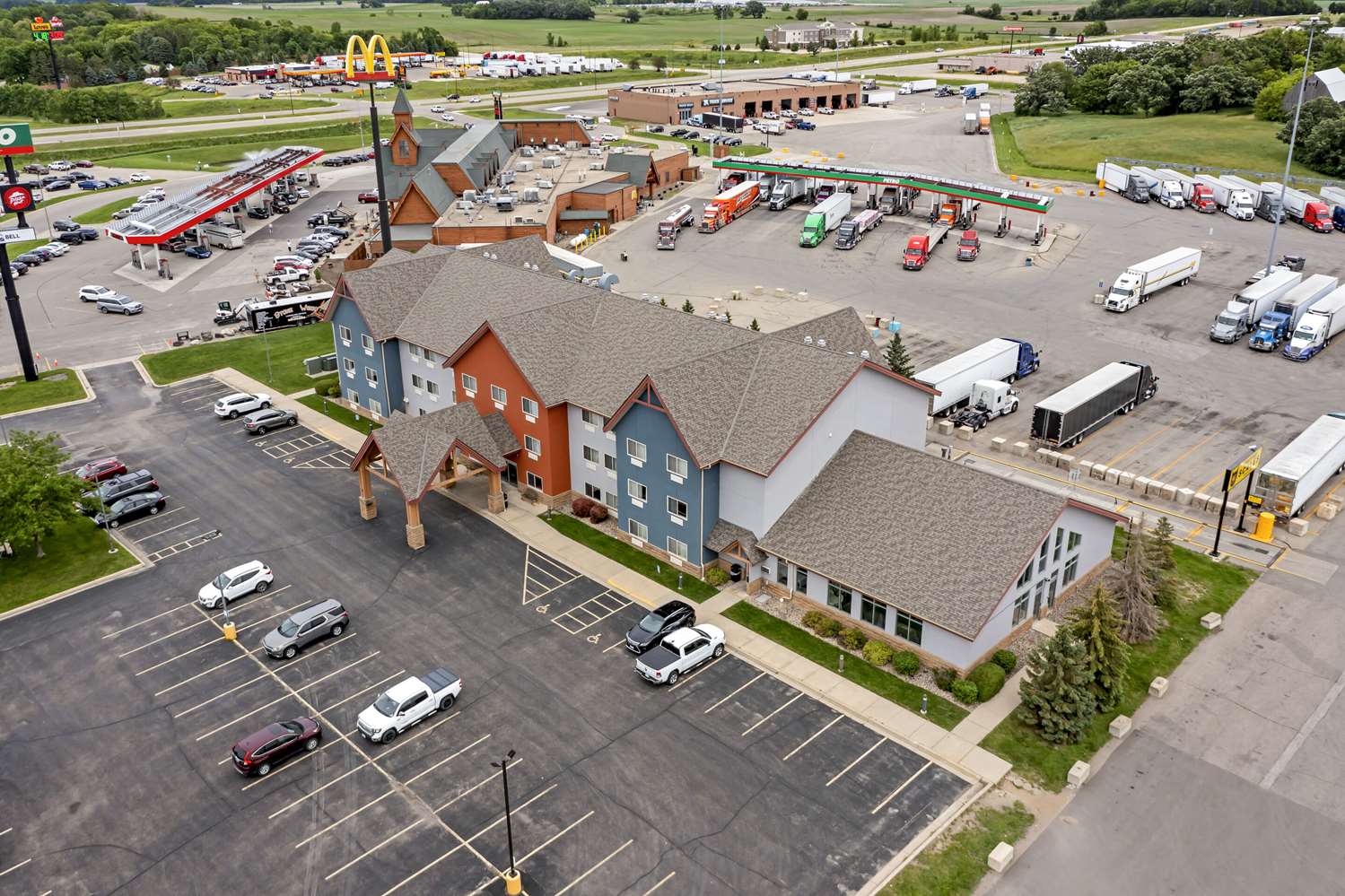 Comfort Inn Albert Lea at Trails Travel Center 35/42
