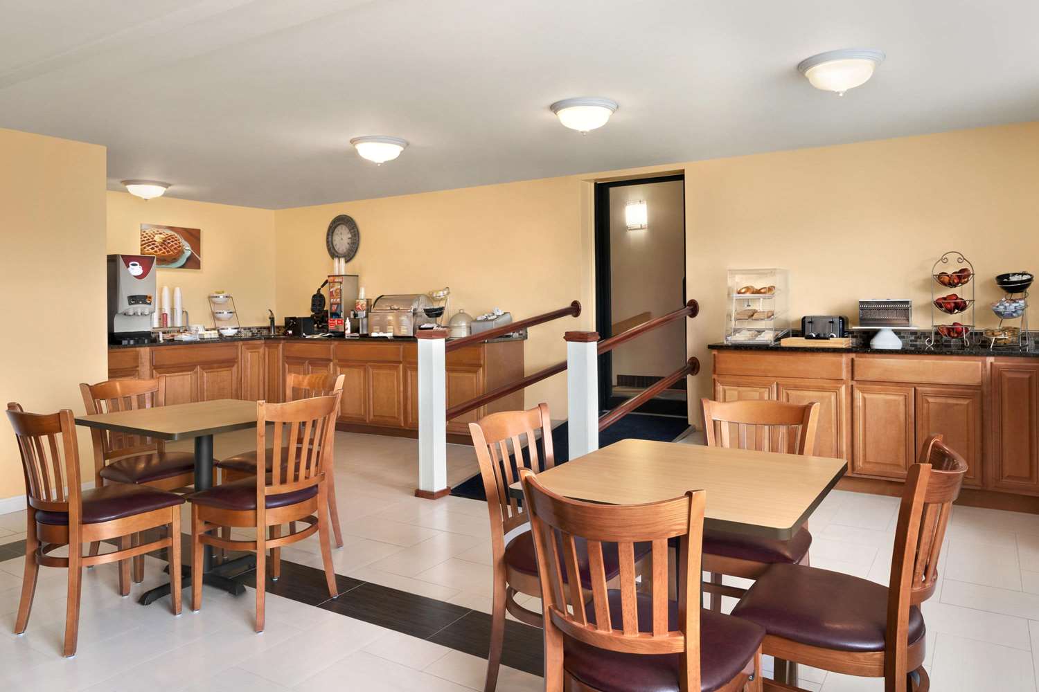 Days Inn by Wyndham Middletown/Newport Area 20/40