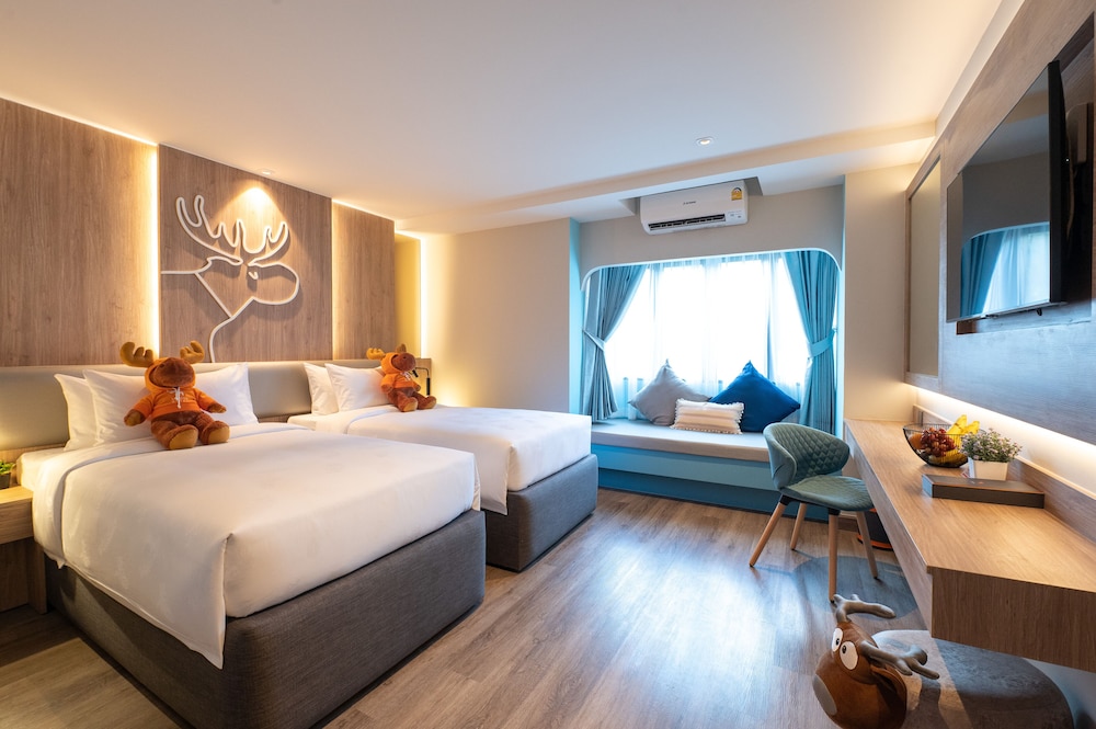 FAMILY, TWIN BEDS, BUNK BED