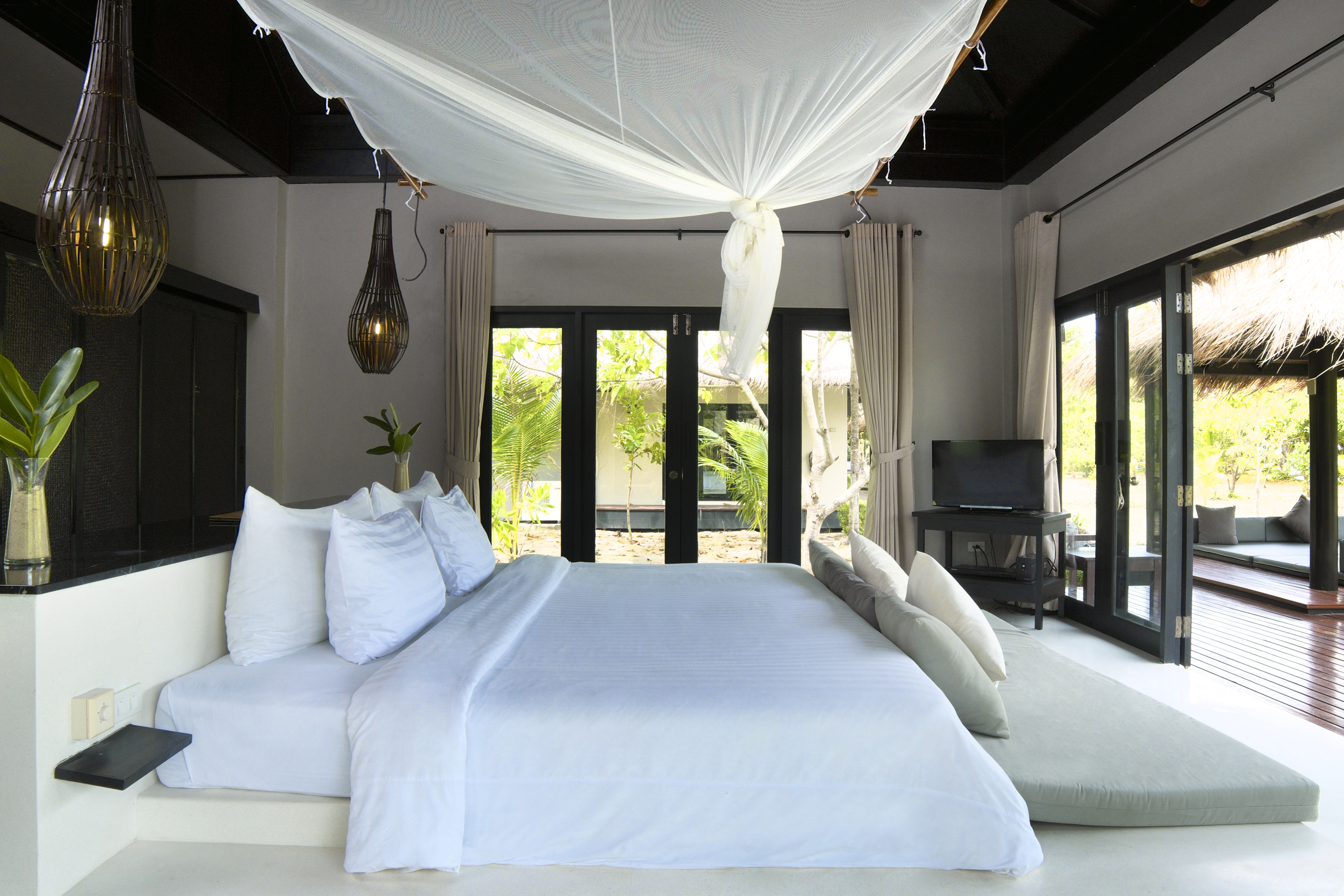 Siri, Villa, Beach Front