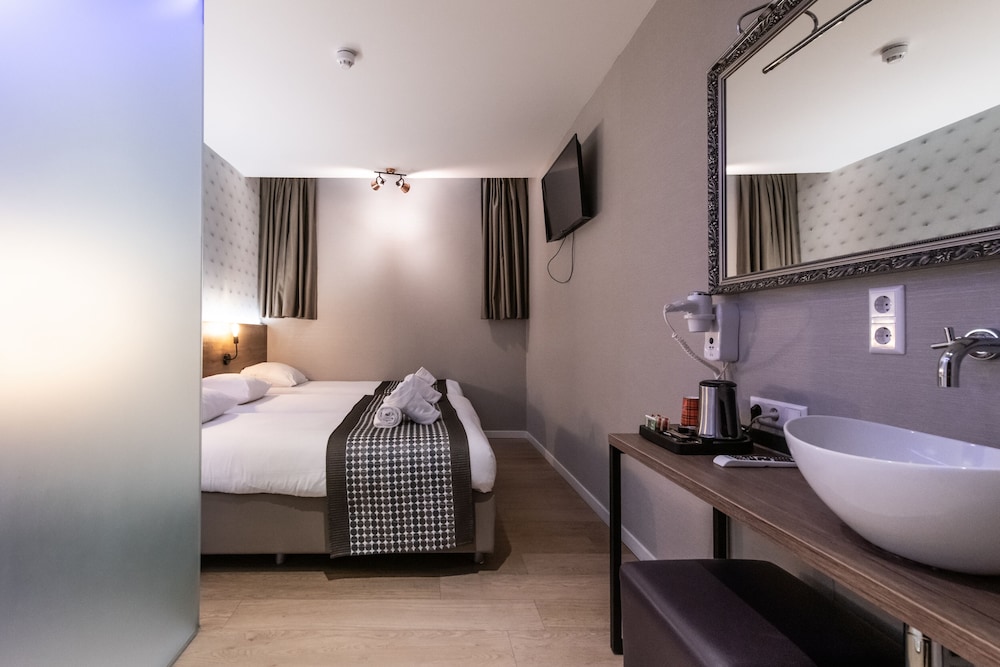 Melrose Hotel 36/42