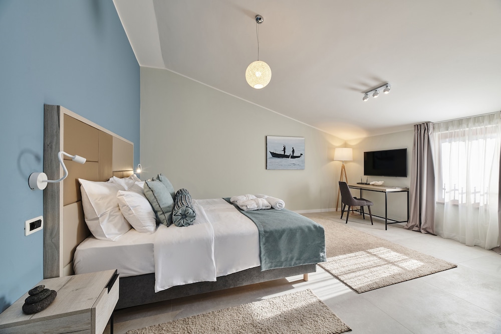 Rivalmare Boutique Hotel 10/50