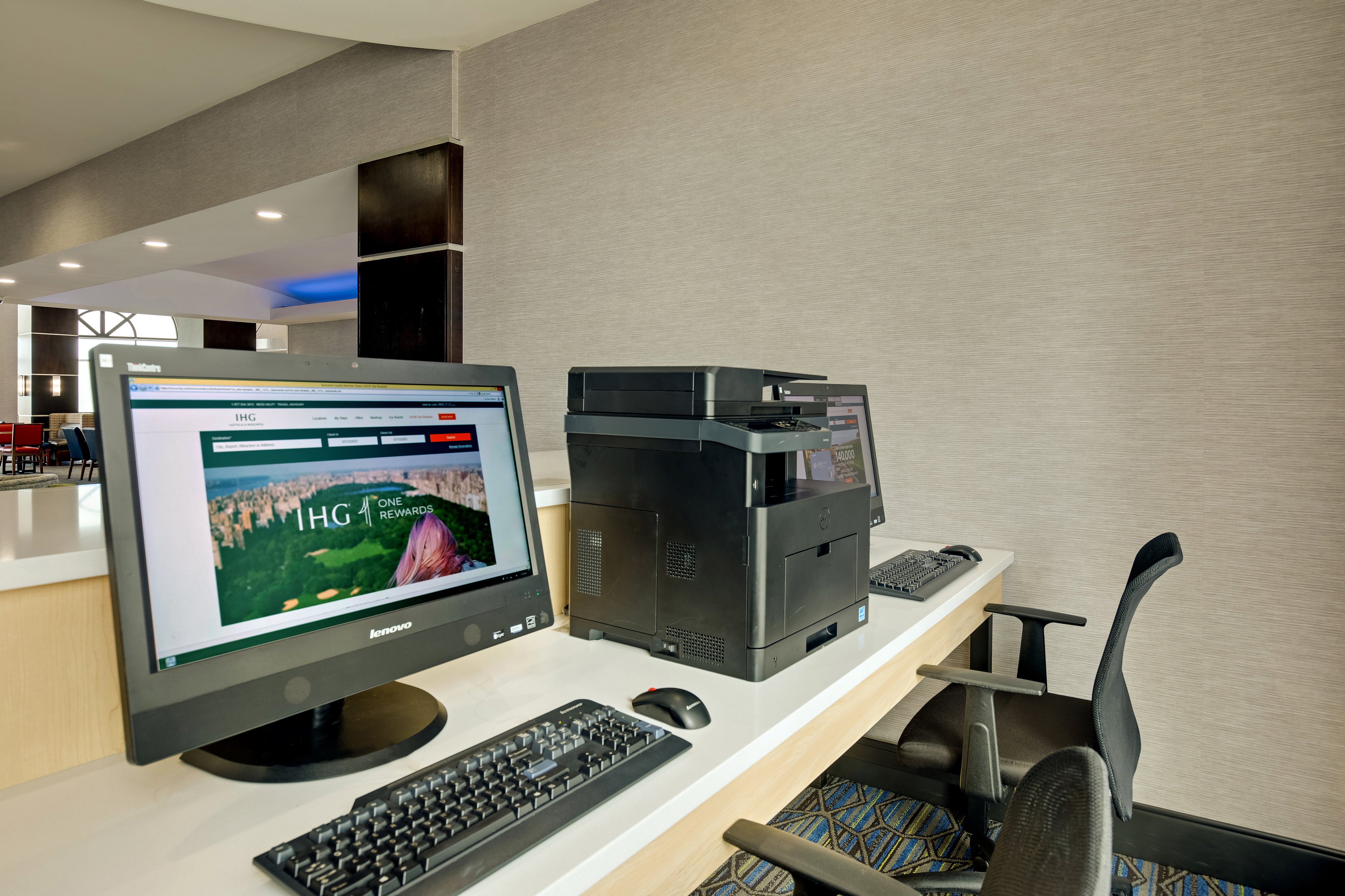 Holiday Inn Express Hotel and Suites Nashville-Opryland 55/64
