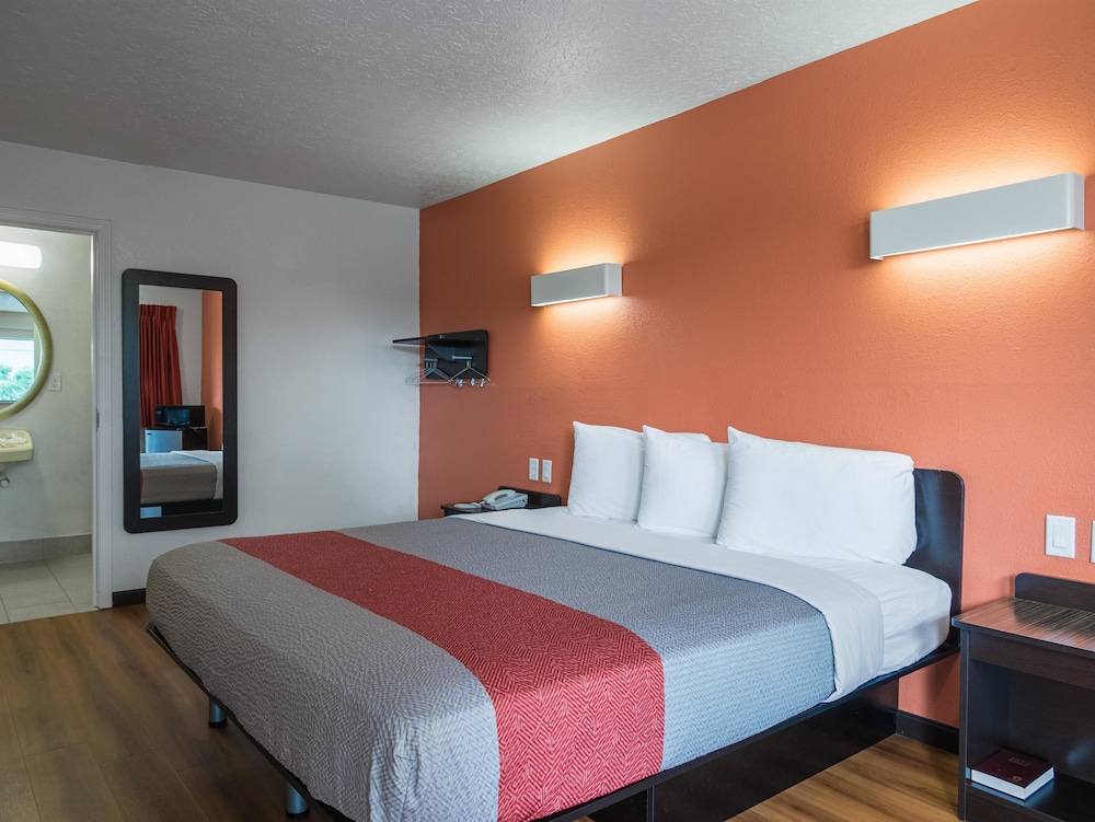 Motel6 Columbus, OH - OSU 17/54