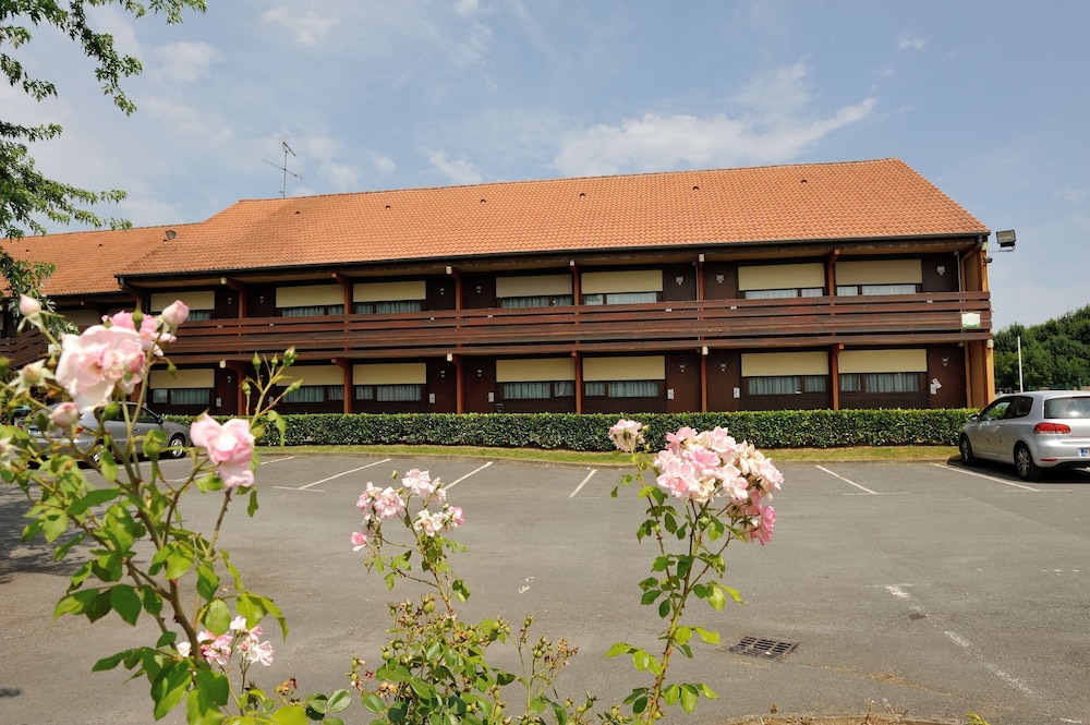 CAMPANILE SAINTES 28/29