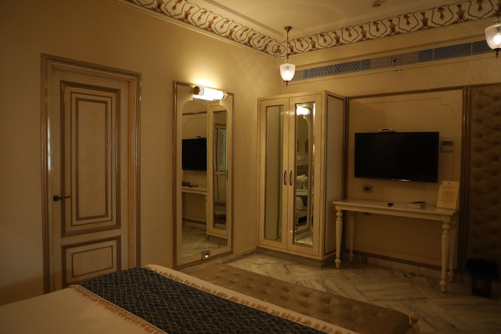 Laxmi Palace Heritage Boutique Hotel 55/65