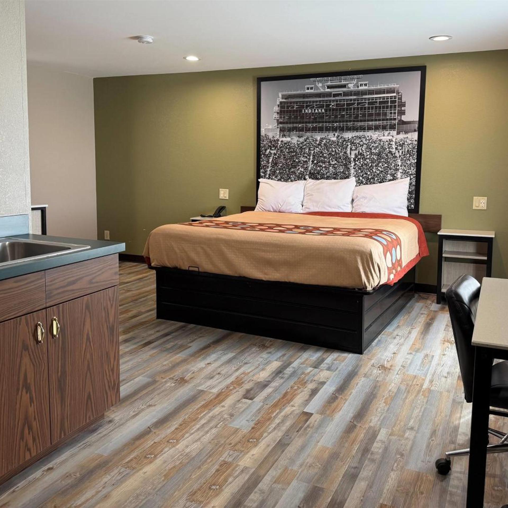 Deluxe, King Bed