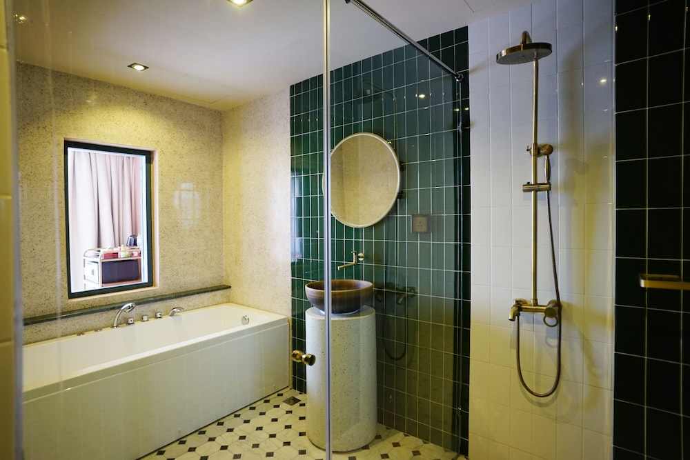 4 Monkeys Hotel Bangkok 46/50