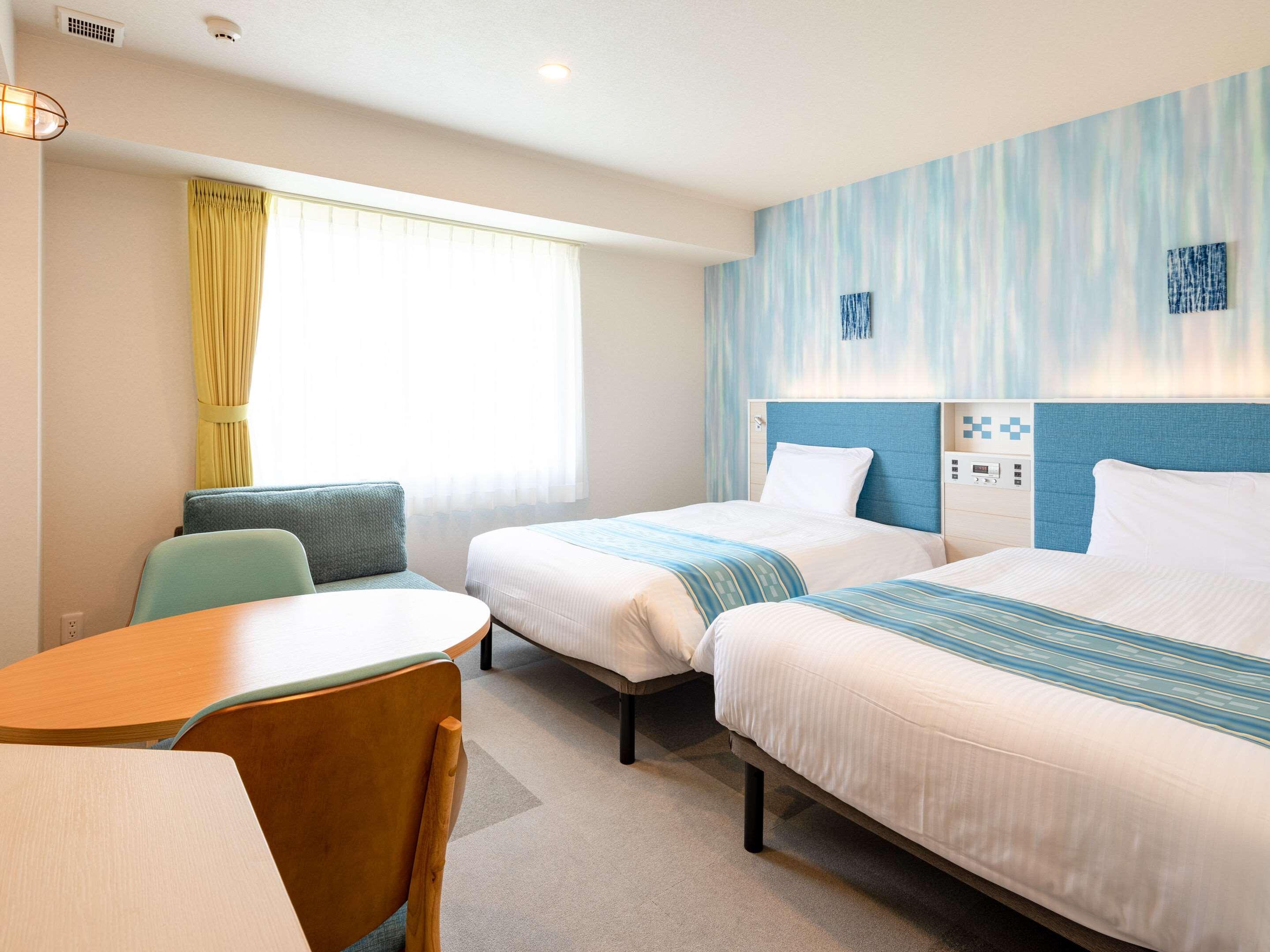 ROOM, TWIN BEDS