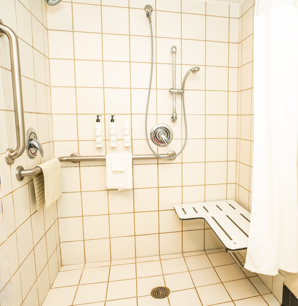 Fairfield Inn Suites San Antonio Downtown Alamo Plaza 50/50