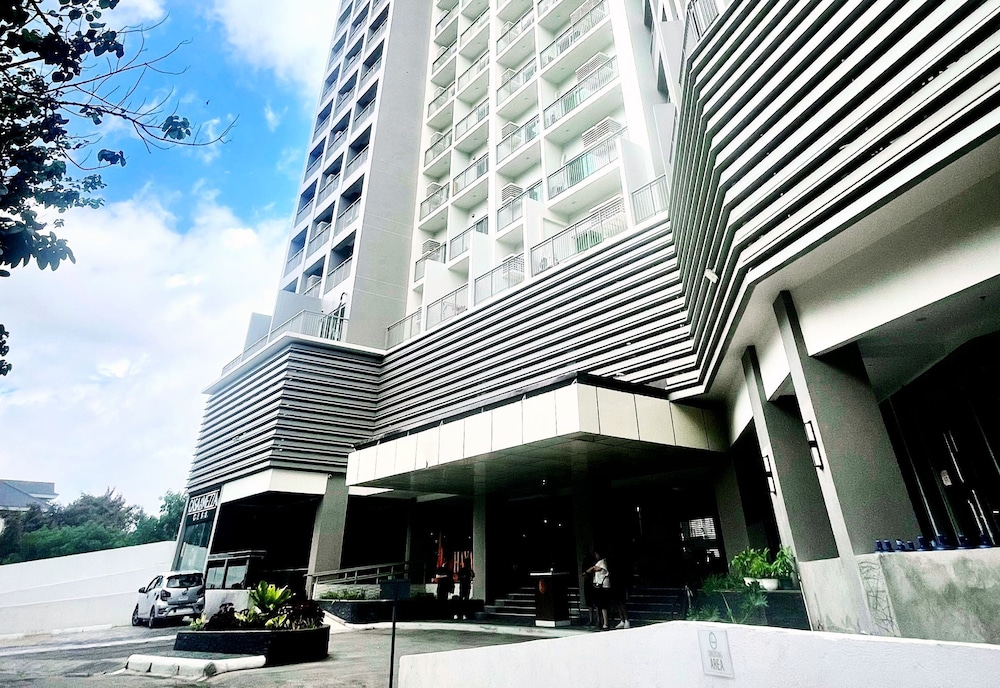 Hayat Sky Towers 3/50