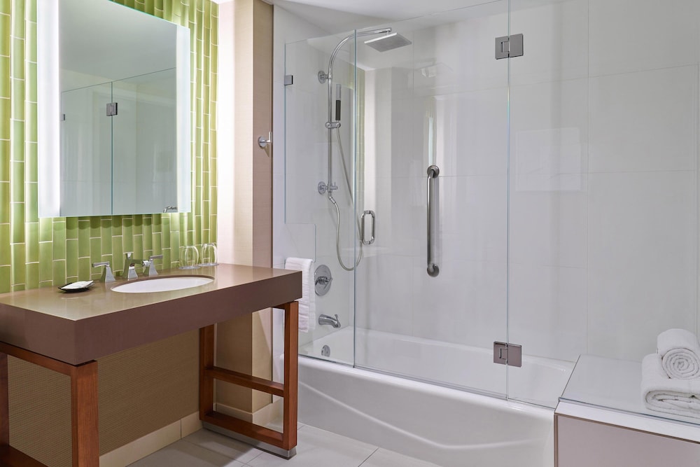 Westin Gaslamp Quarter 20/61