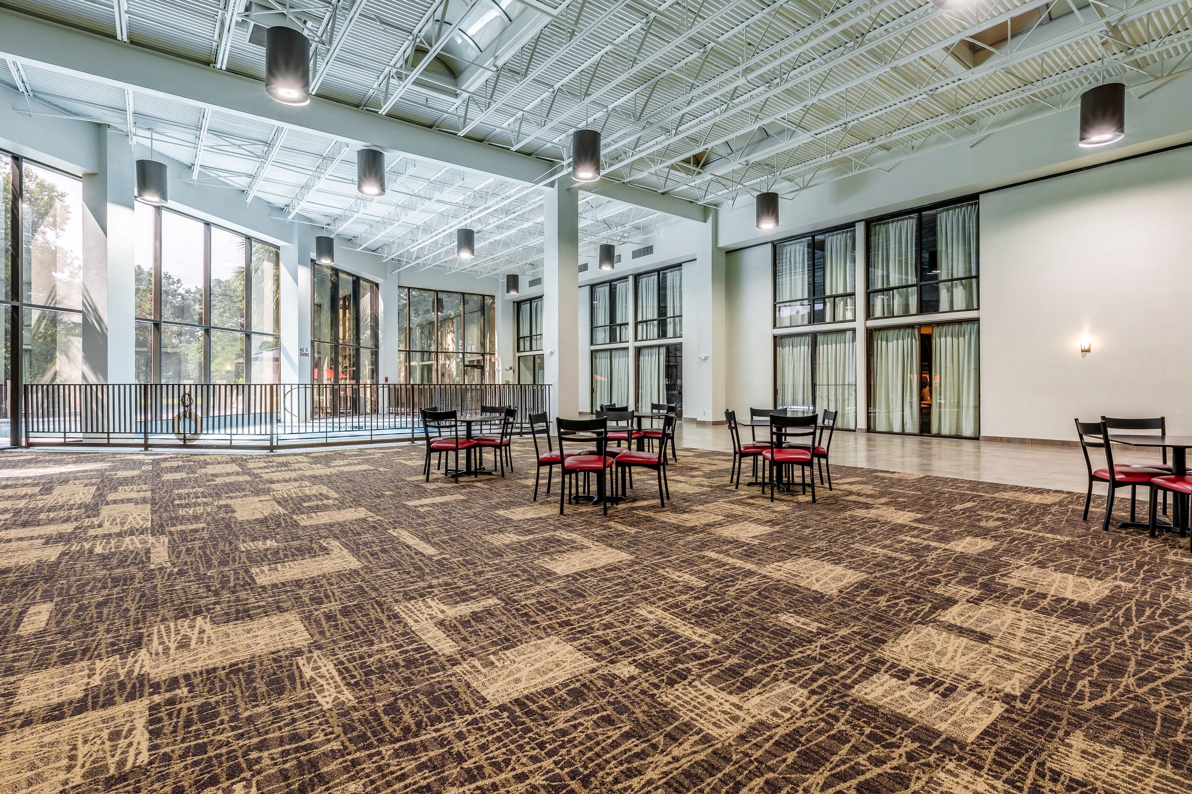 Red Roof Inn Plus and Suites Houston IAH Airport SW 31/34