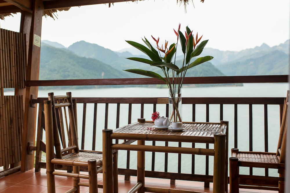 Mai Chau Hideaway Lake Resort 30/72