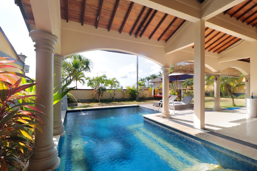The Beverly Hills Bali 26/49