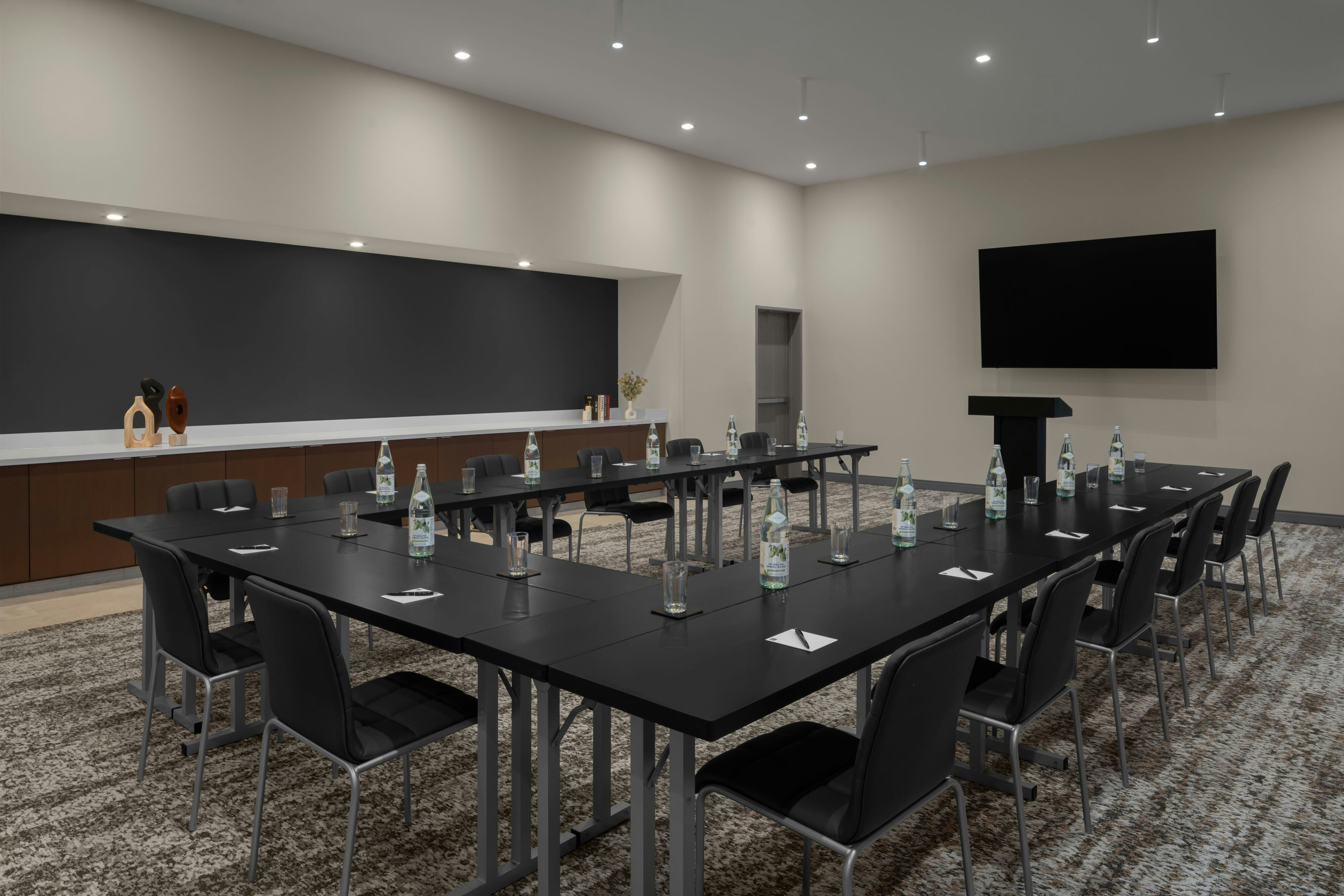 AC Hotels by Marriott Sacramento Folsom 21/25
