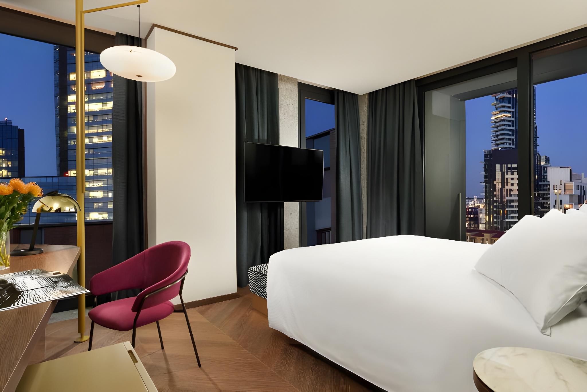Premium, City View