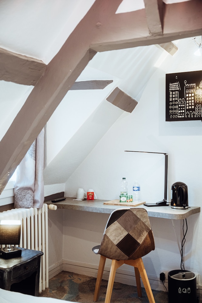 Hotel Du Dauphin Les Loges 36/50