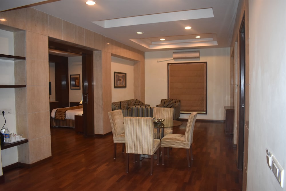 The Ocean Pearl Retreat 18/26