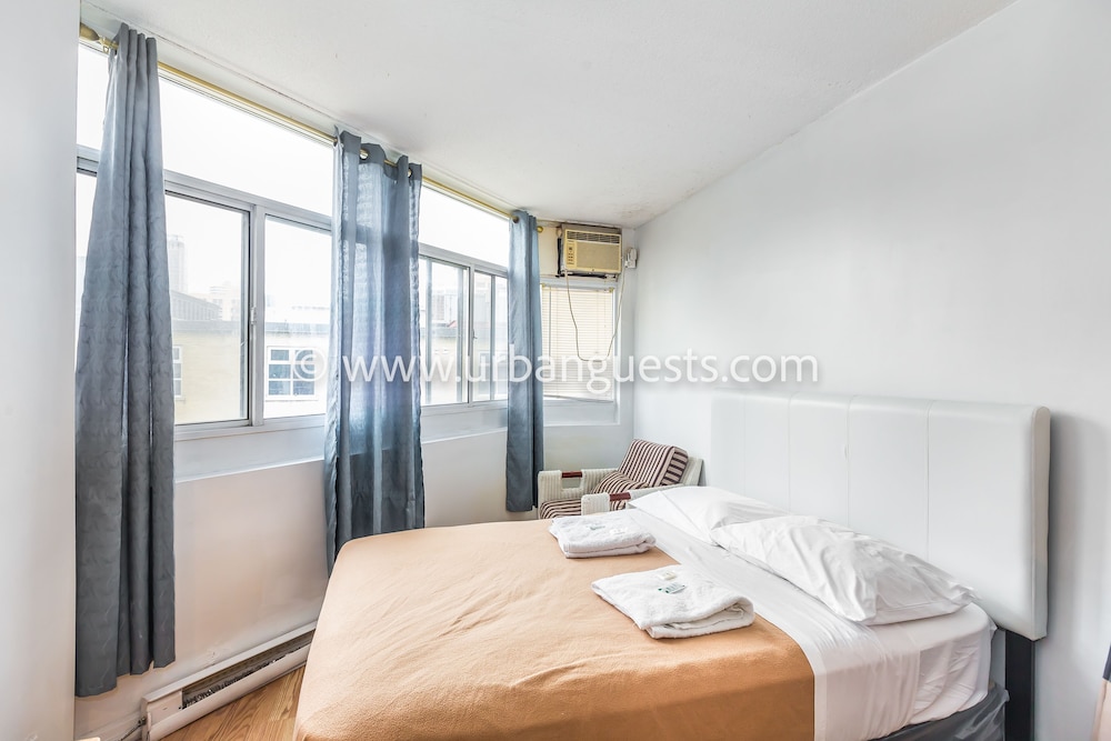 Toronto Furnished Living 22/52