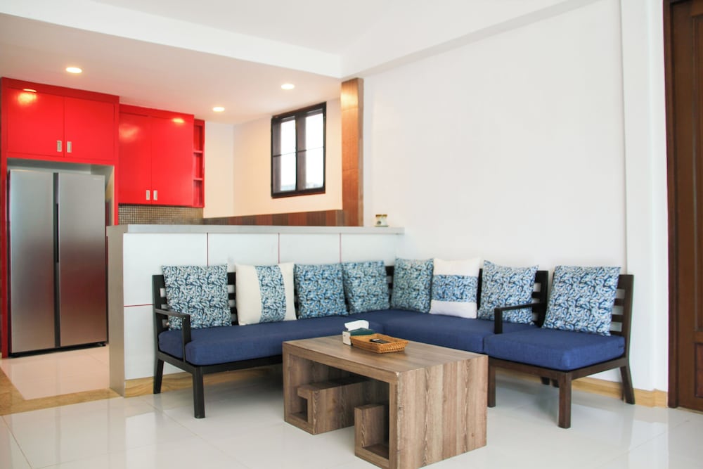 Jean Apartment 51/68