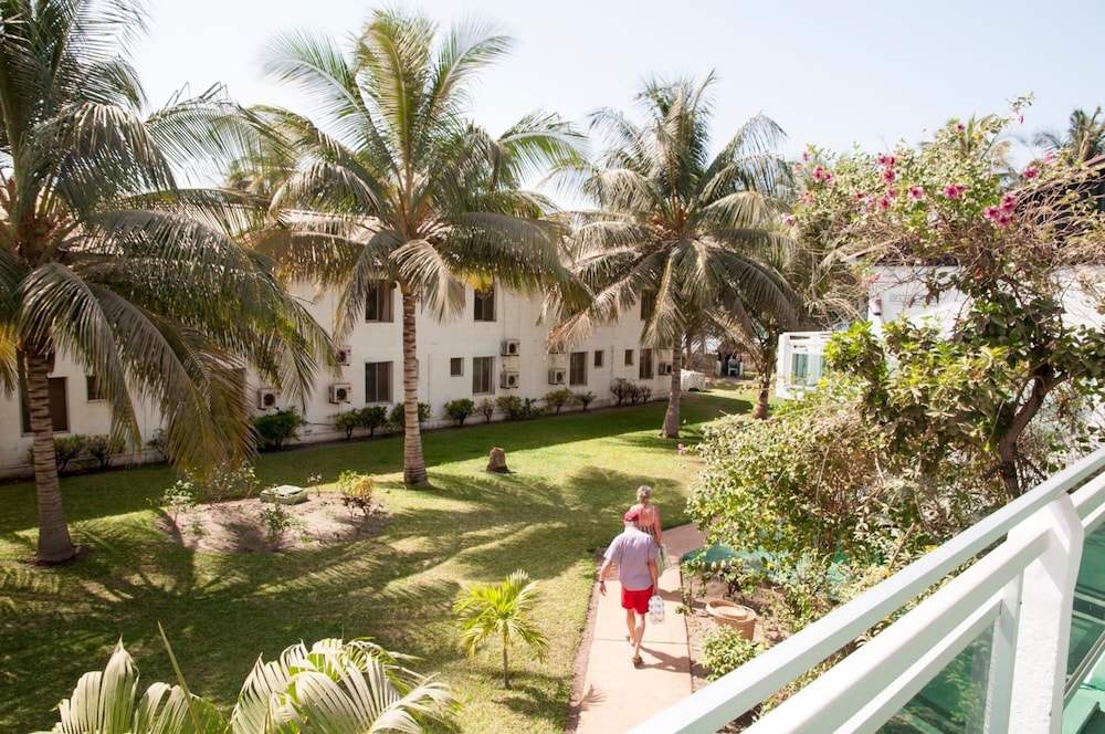 Bungalow Beach Hotel in SERREKUNDA