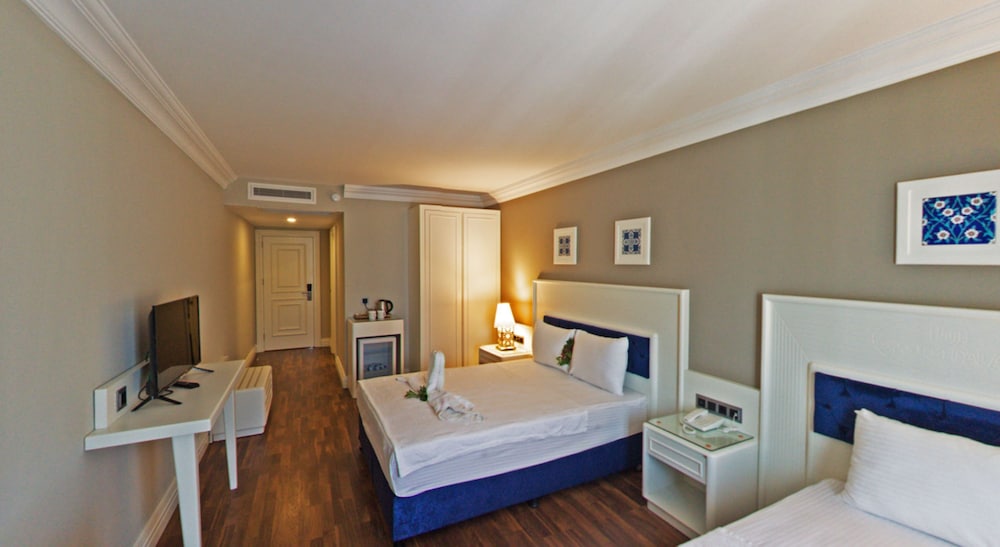 Mara Palace Hotel 39/92