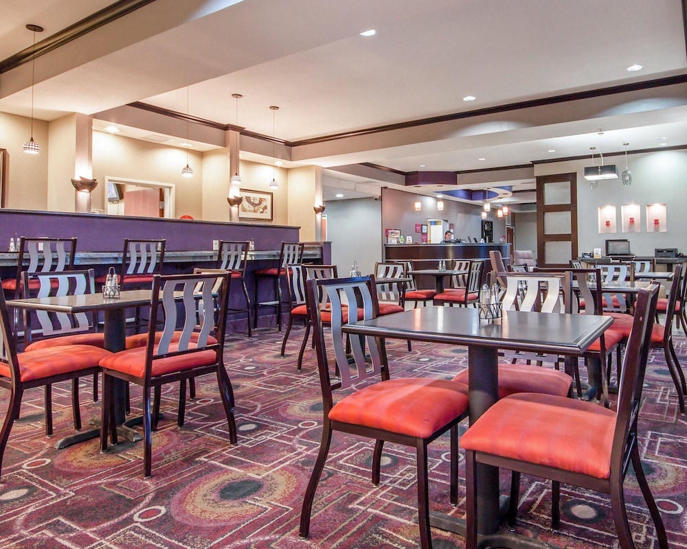 Comfort Suites Pecos 31/42