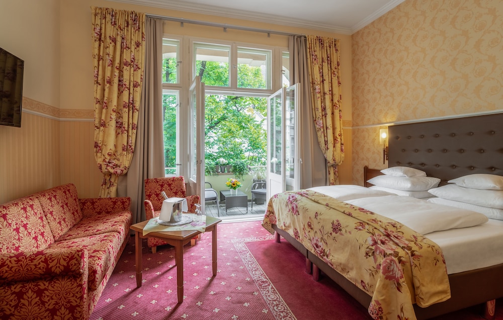 HOTEL AUGUSTA 16/50