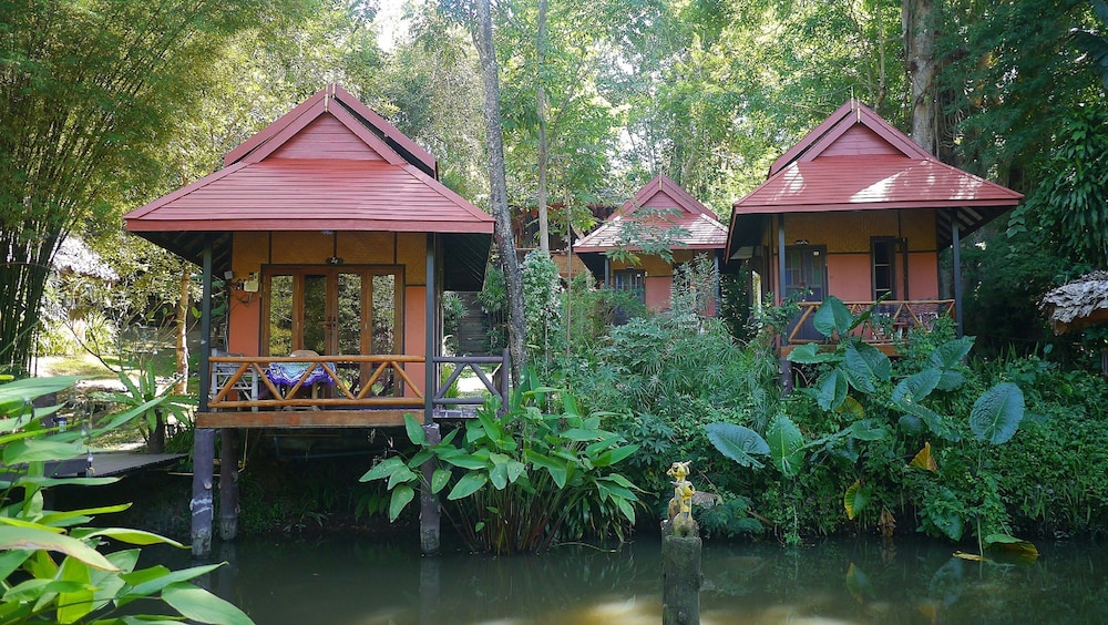 Pho Rak Nah Pai Hotel 37/48