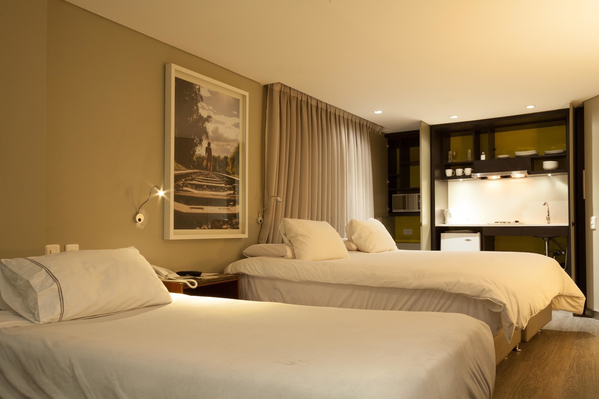EXECUTIVE, DOUBLE BED