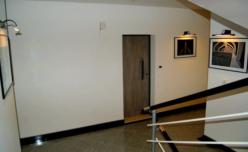 Ark Beach Hotel 6/50