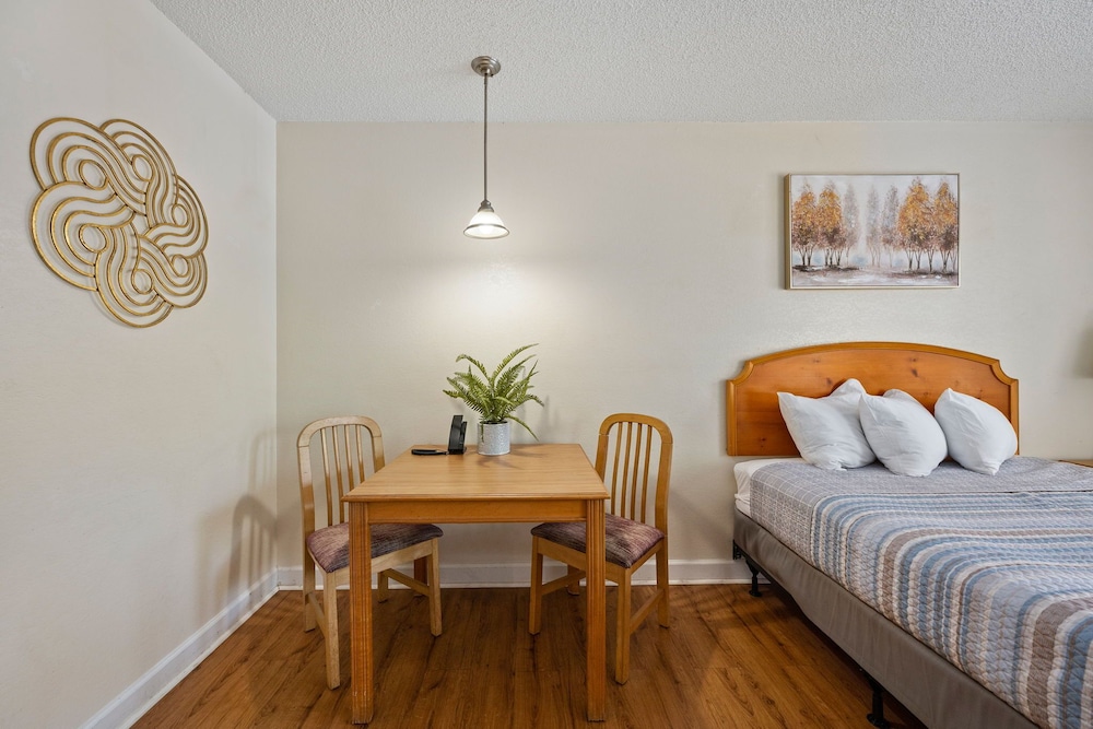 Affordable Suites Charlottesville 16/55