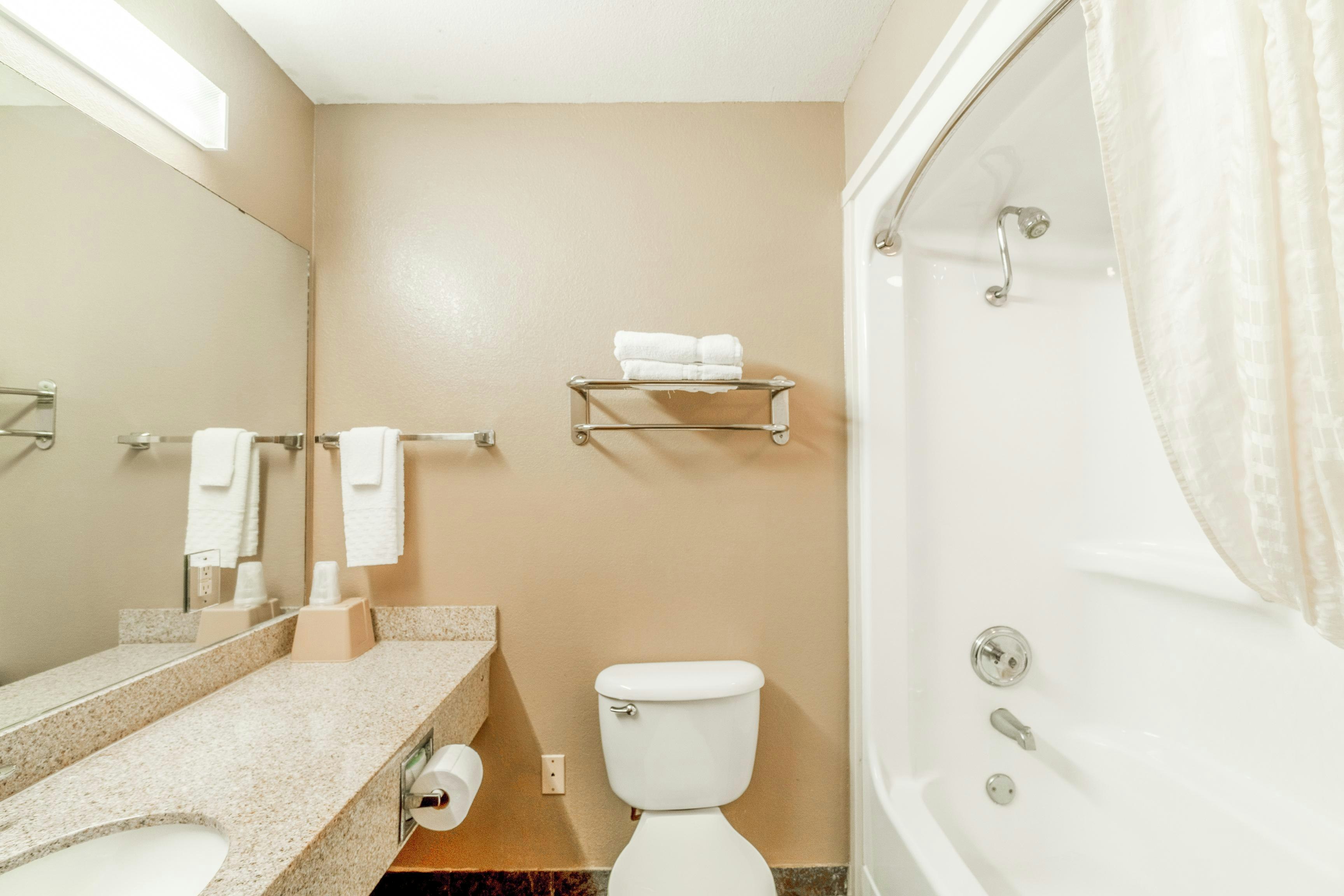 Days Inn & Suites by Wyndham Beeville 42/42