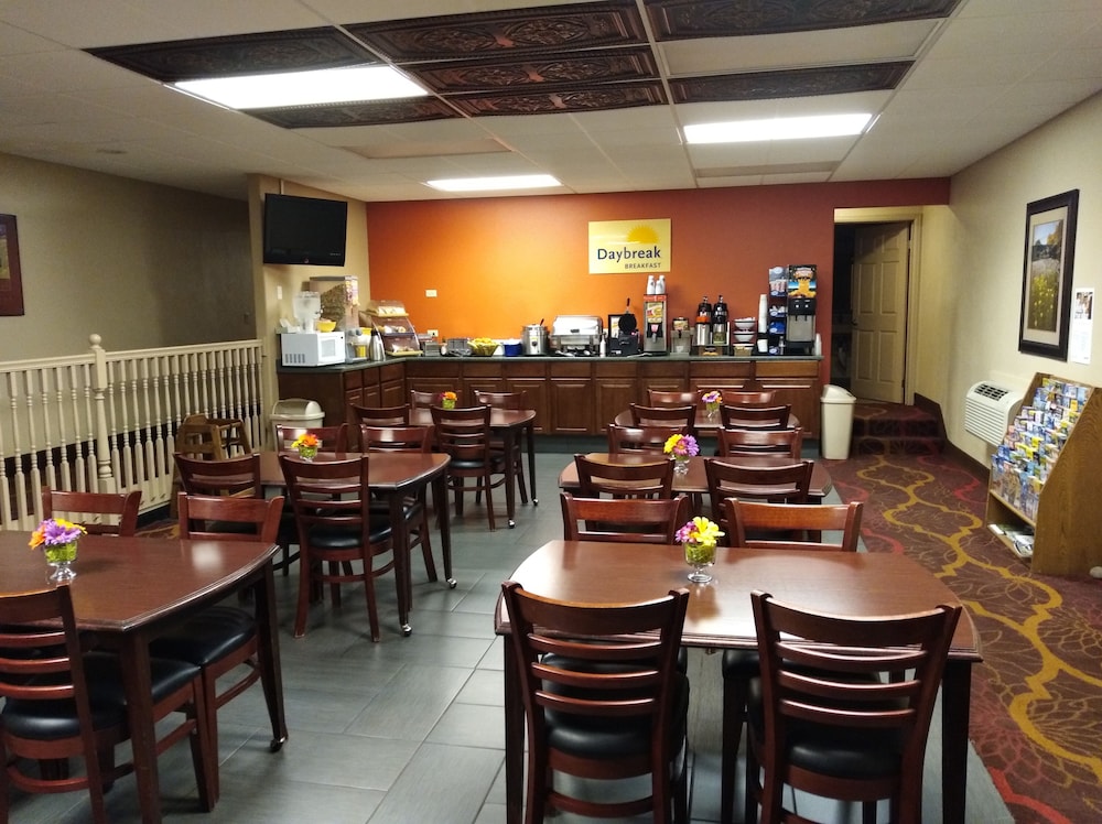 Days Inn by Wyndham Montrose 34/44