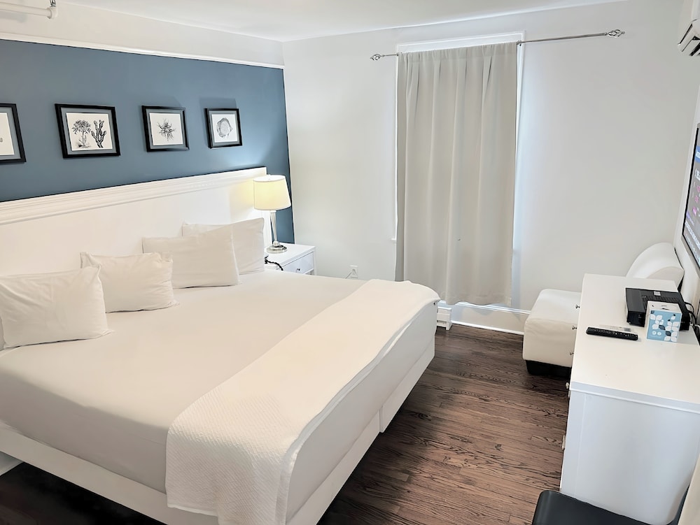 Long Beach Hotel 13/60